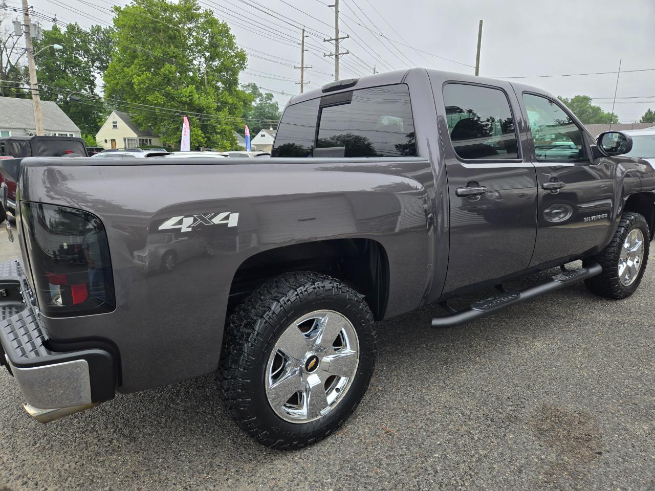 Chevrolet Silverado 1500 LTZ Crew Cab 4WD 2011