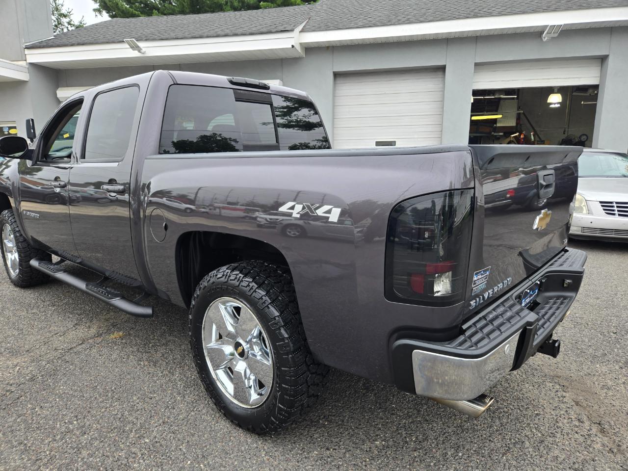 Chevrolet Silverado 1500 LTZ Crew Cab 4WD 2011