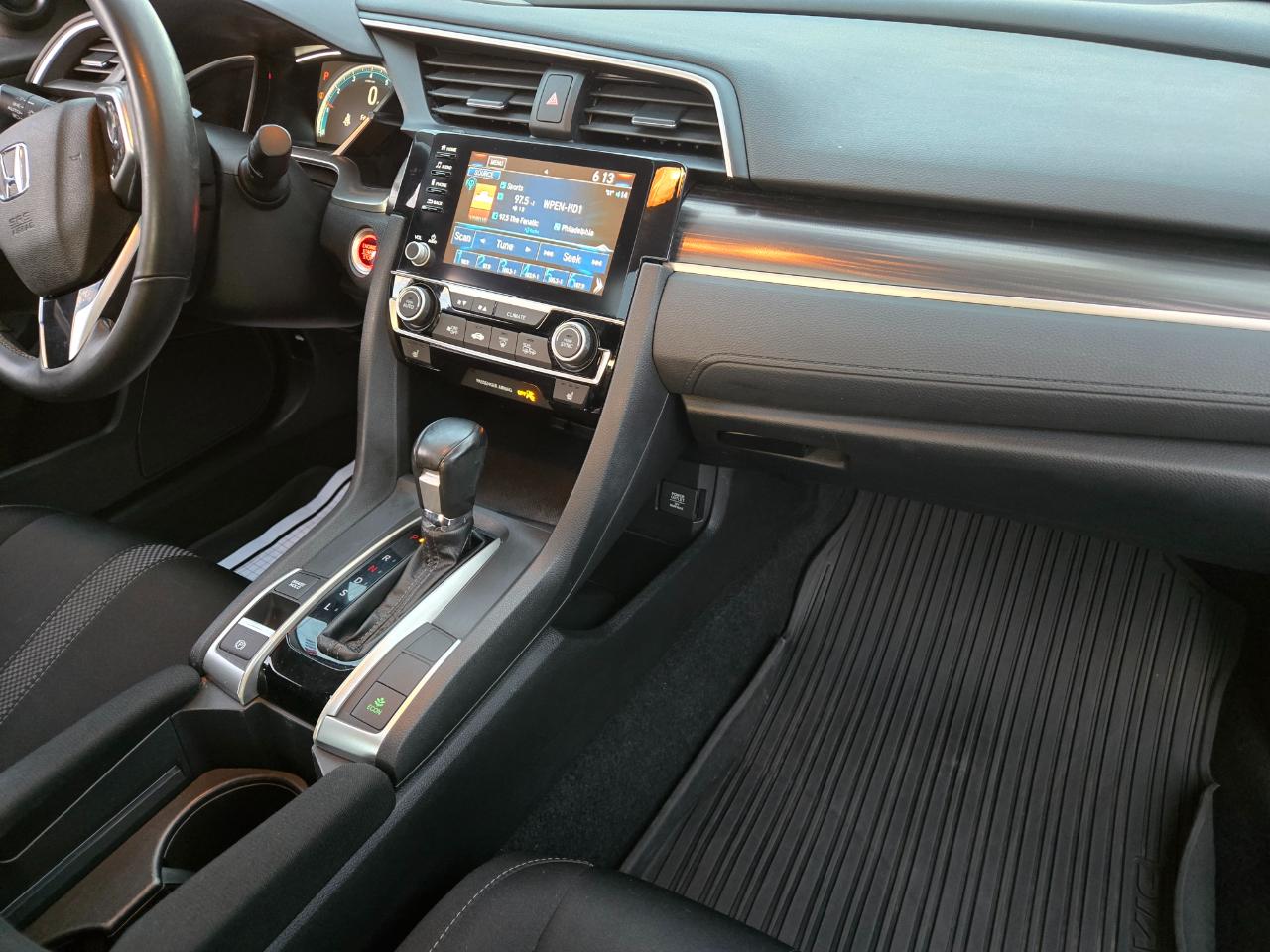Honda Civic EX sedan 2020