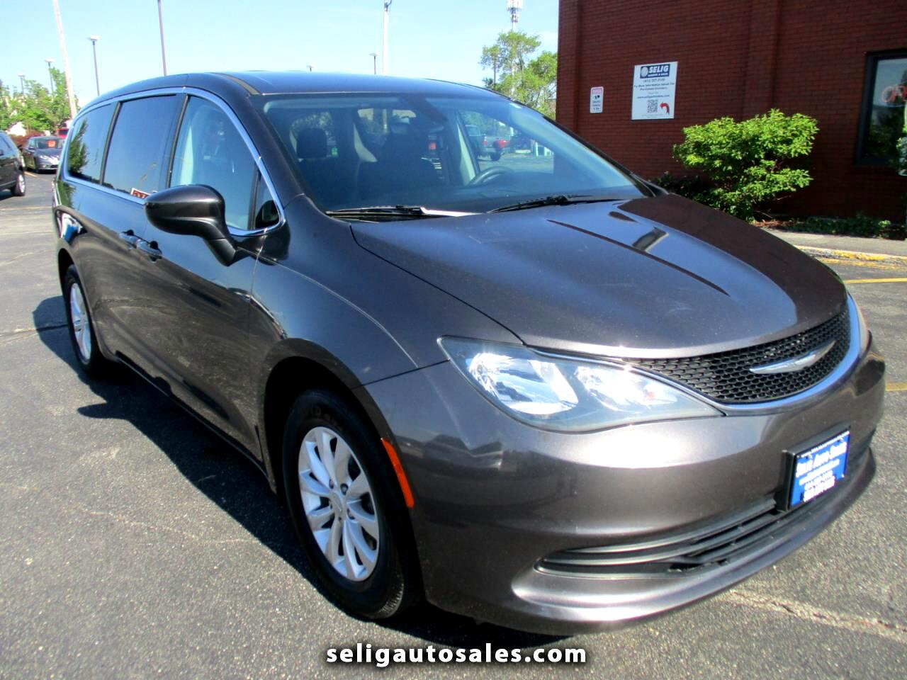 Chrysler Pacifica Touring 2017