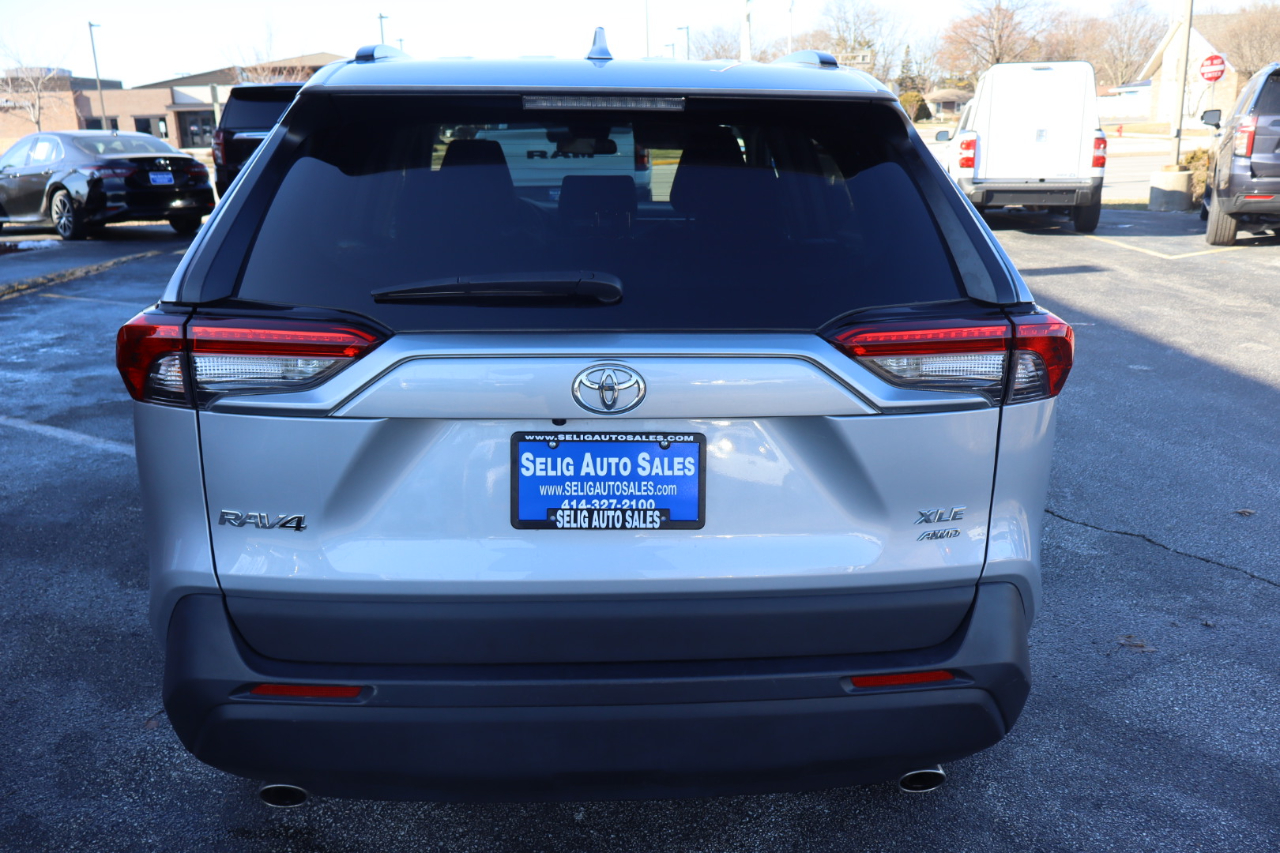 Toyota RAV4 XLE AWD 2022