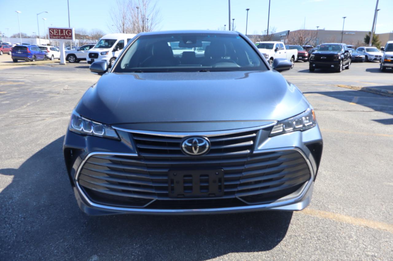 Toyota Avalon XLE 2019