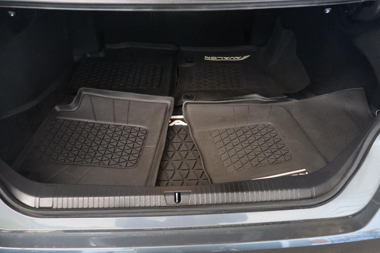 Toyota Avalon XLE 2019