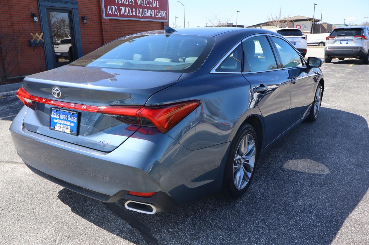 Toyota Avalon XLE 2019