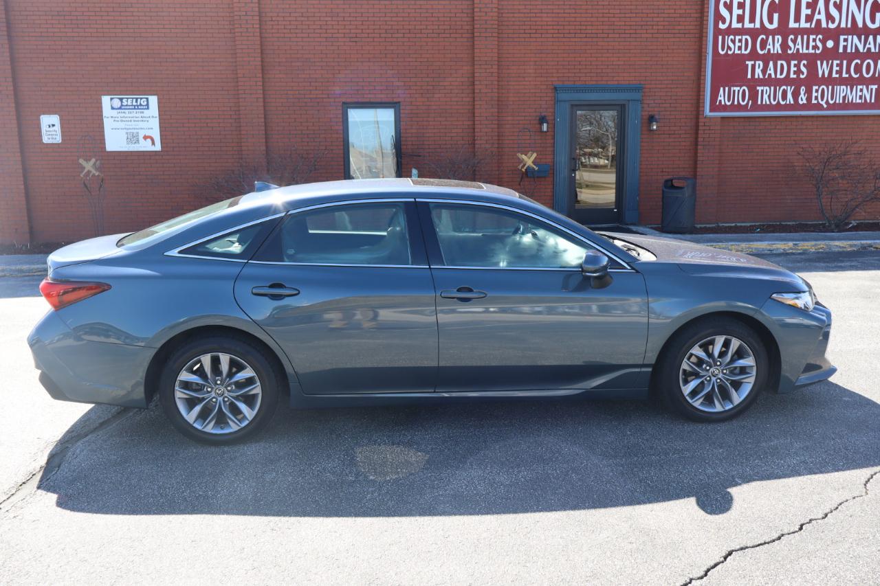 Toyota Avalon XLE 2019