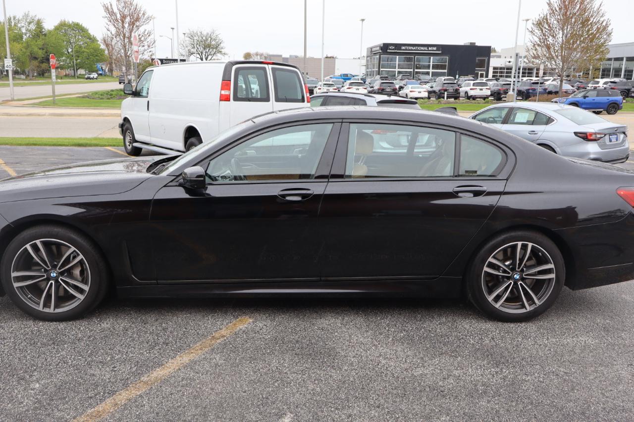 BMW 7-Series 750i xDrive 2022