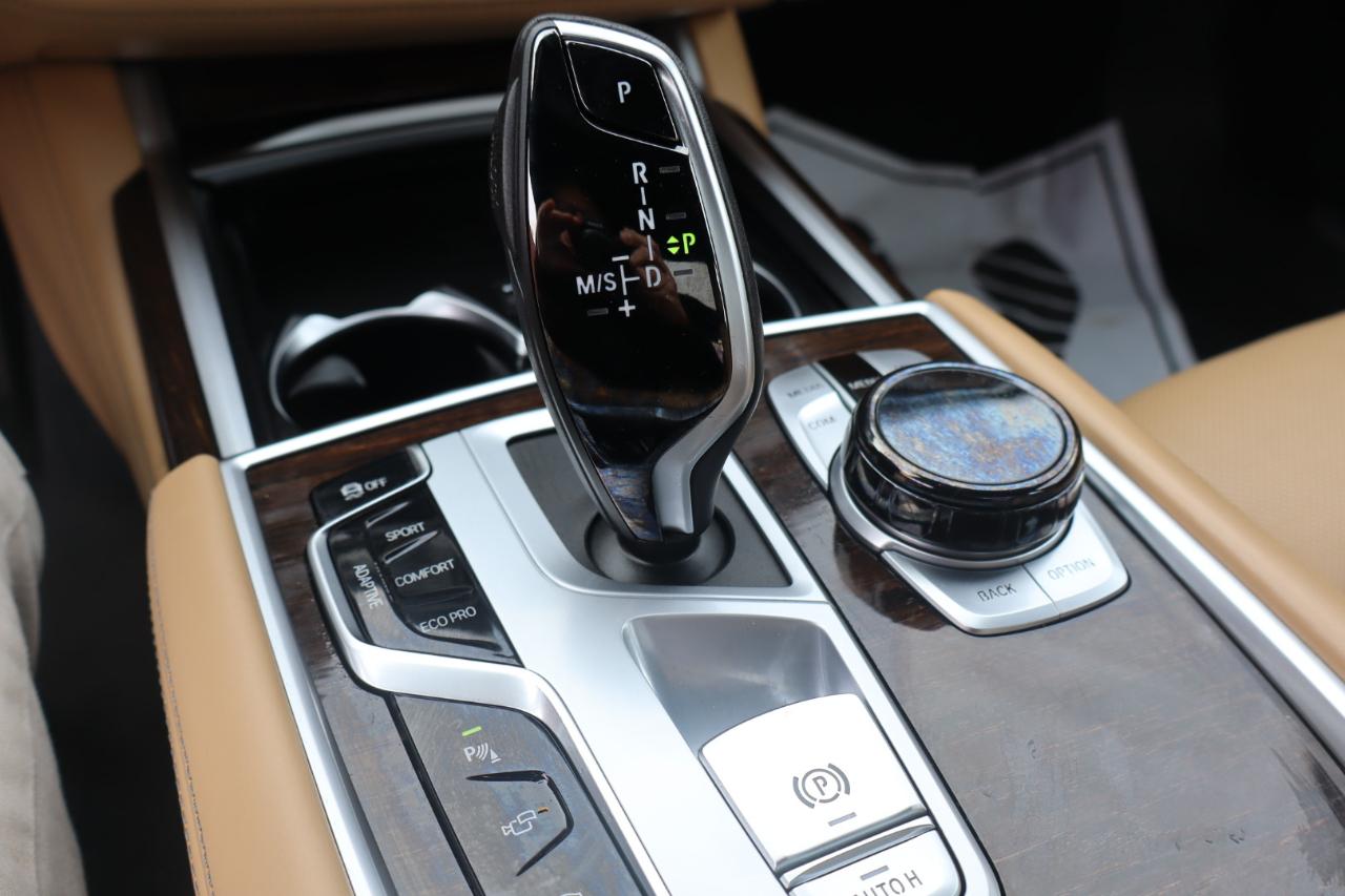 BMW 7-Series 750i xDrive 2022