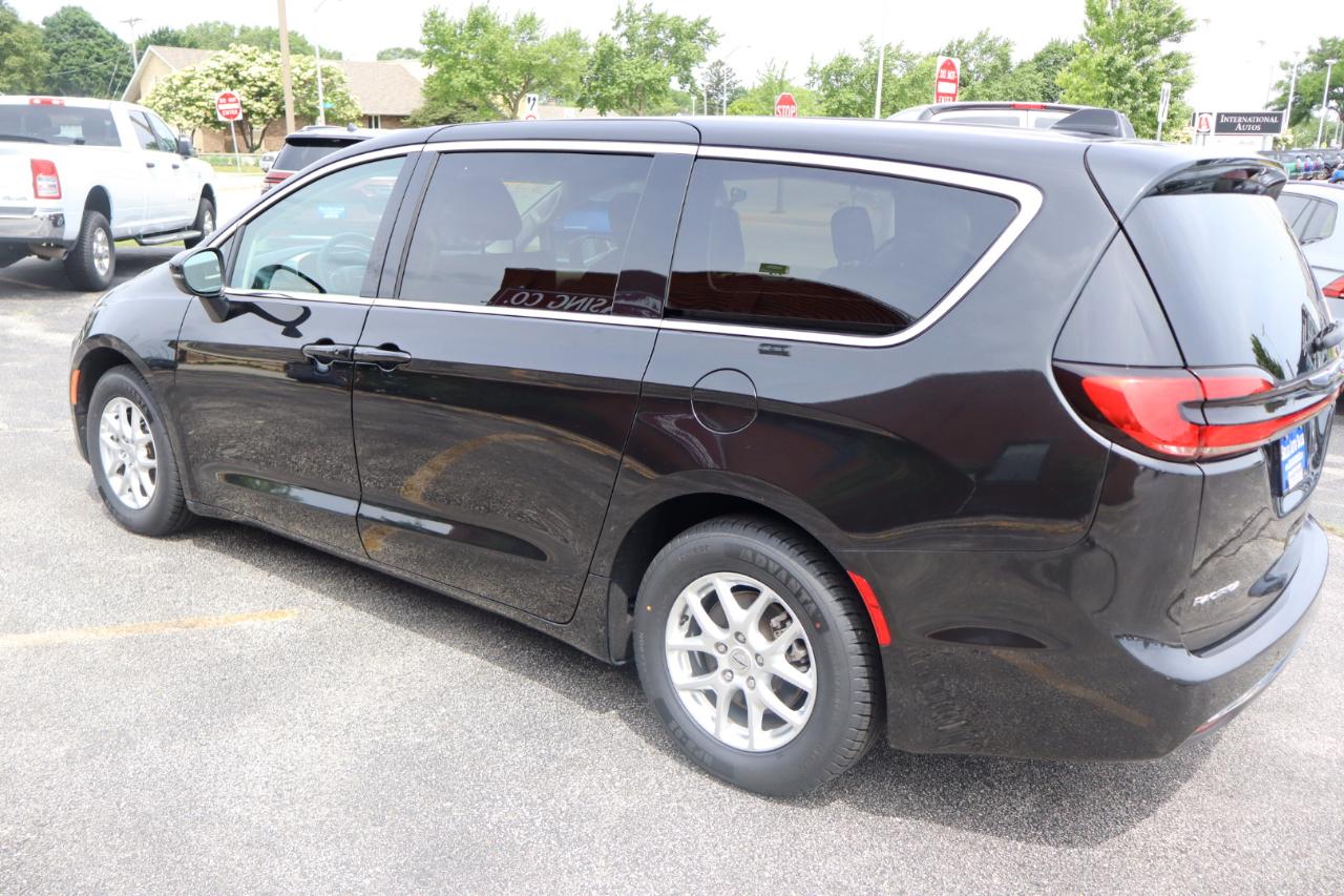 Chrysler Pacifica Touring L 2023