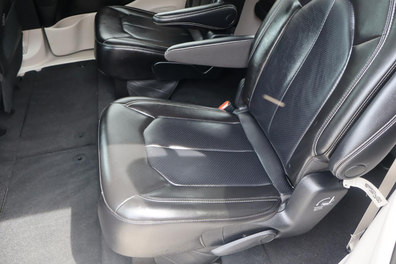 Chrysler Pacifica Touring L 2023