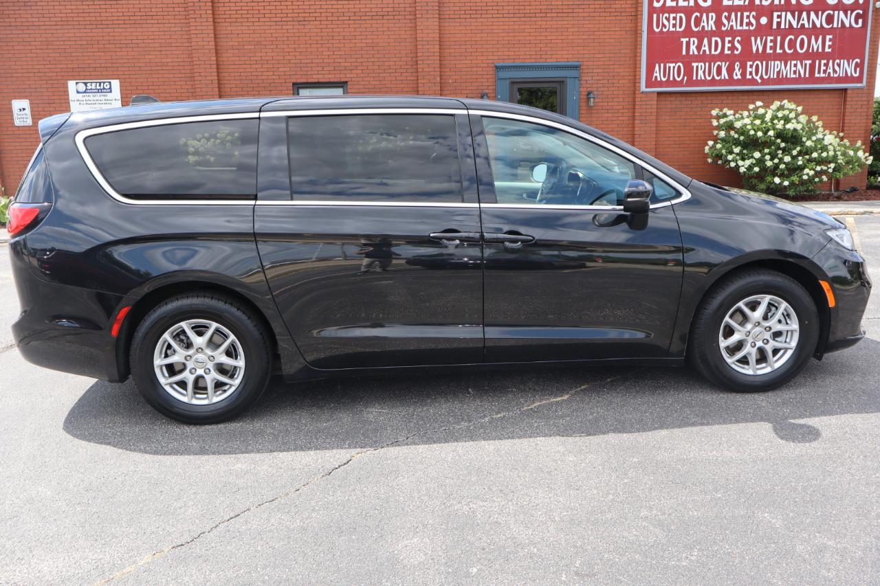 Chrysler Pacifica Touring L 2023