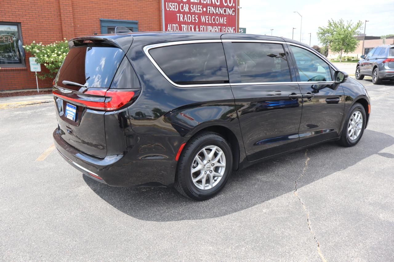 Chrysler Pacifica Touring L 2023