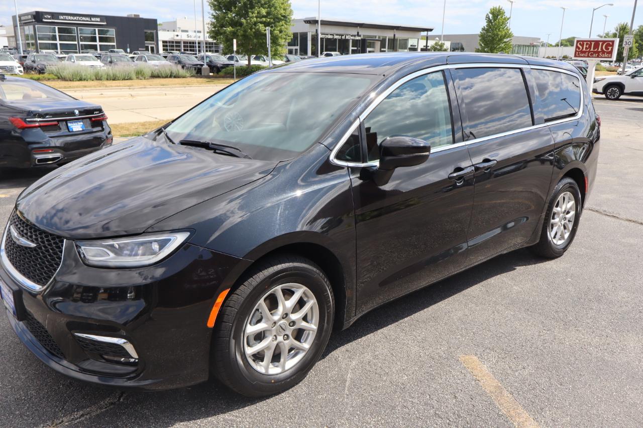 Chrysler Pacifica Touring L 2023