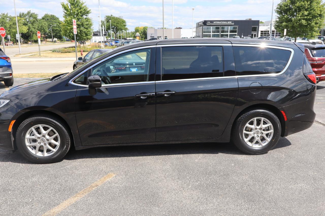 Chrysler Pacifica Touring L 2023