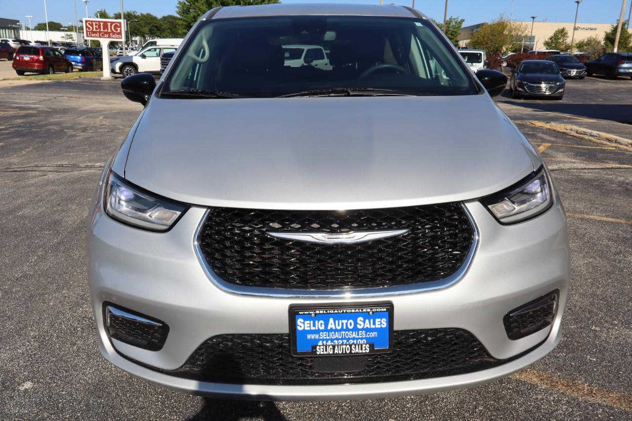 Chrysler Pacifica Touring L 2024