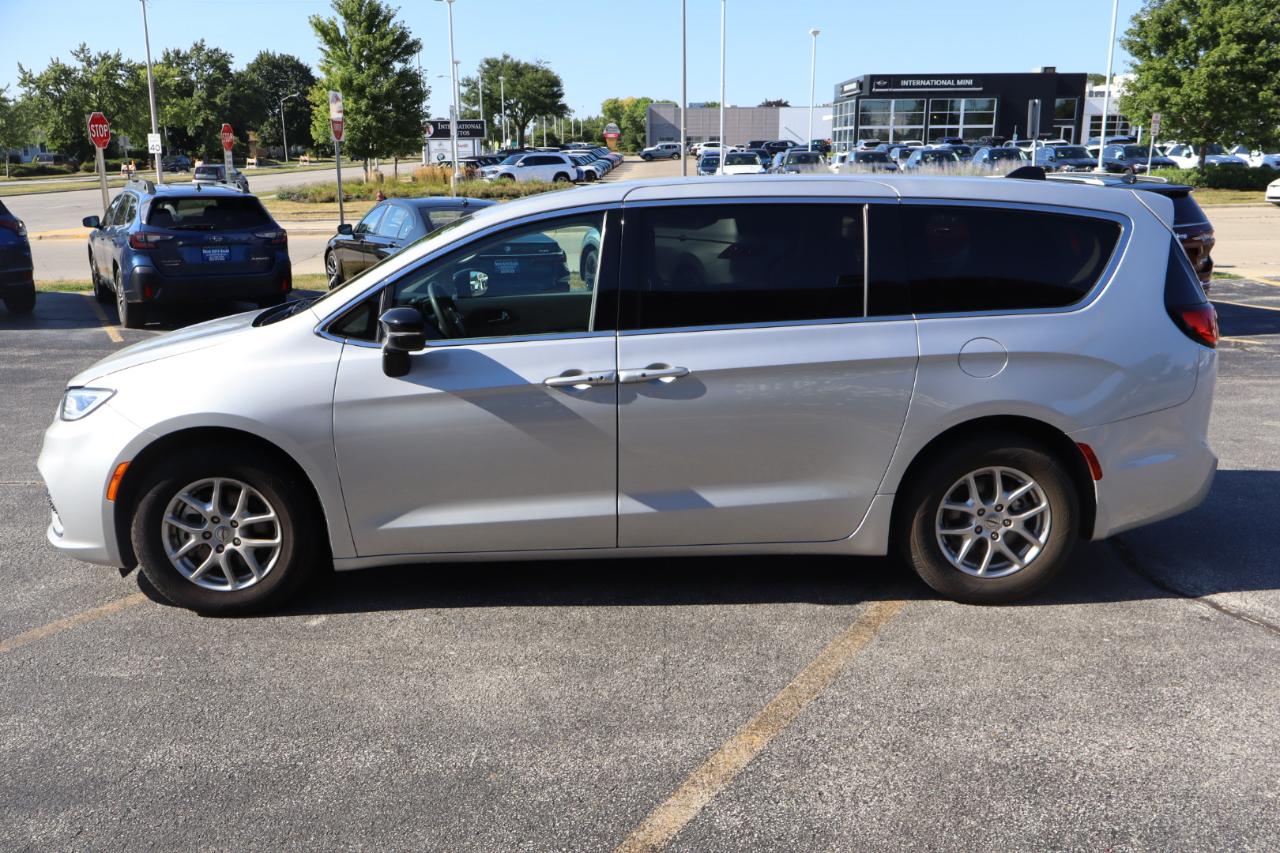 Chrysler Pacifica Touring L 2024