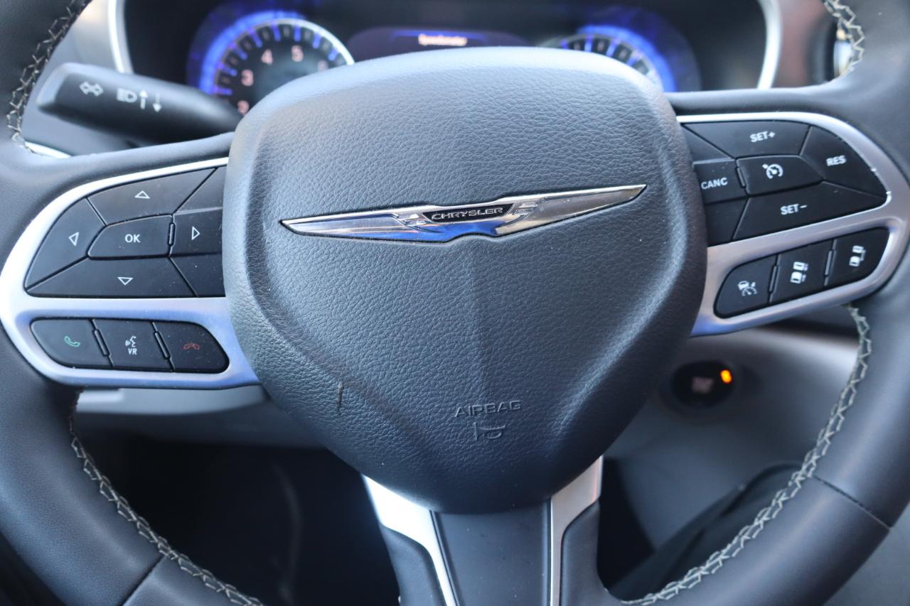 Chrysler Pacifica Touring L 2024