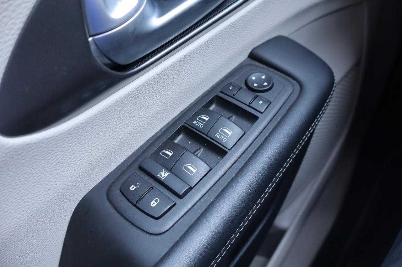 Chrysler Pacifica Touring L 2024