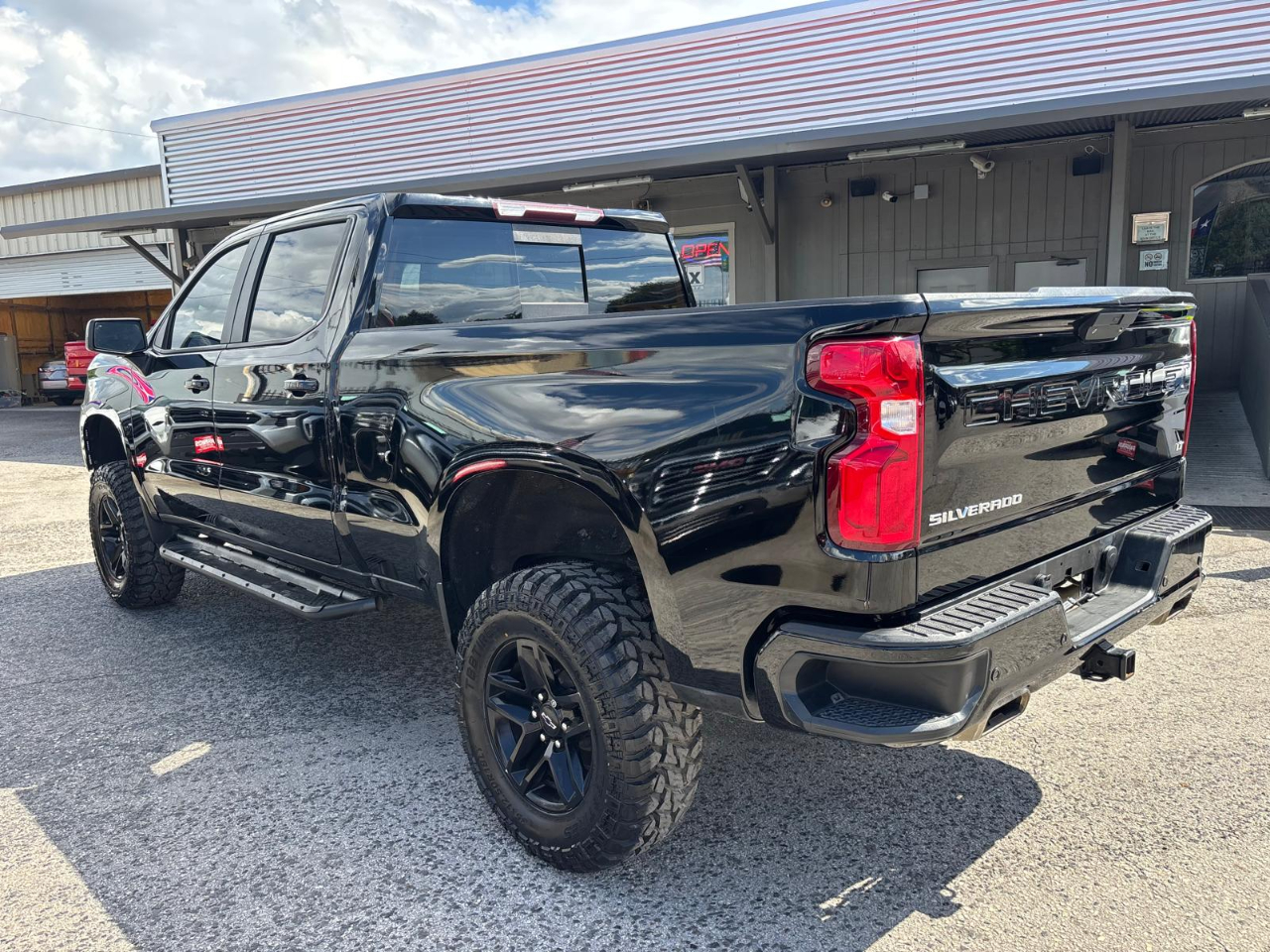 Chevrolet Silverado 1500 Trail Boss LT Crew Cab 4WD 2020 Chevrolet Silverado 1500 Trail Boss LT Crew Cab 4WD 2020