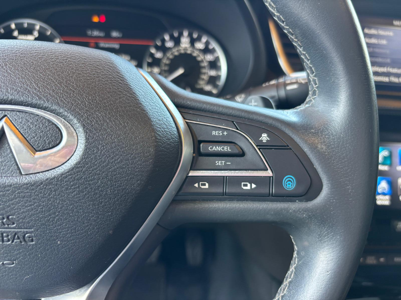 Infiniti QX50 LUXE 2022 Infiniti QX50 LUXE 2022