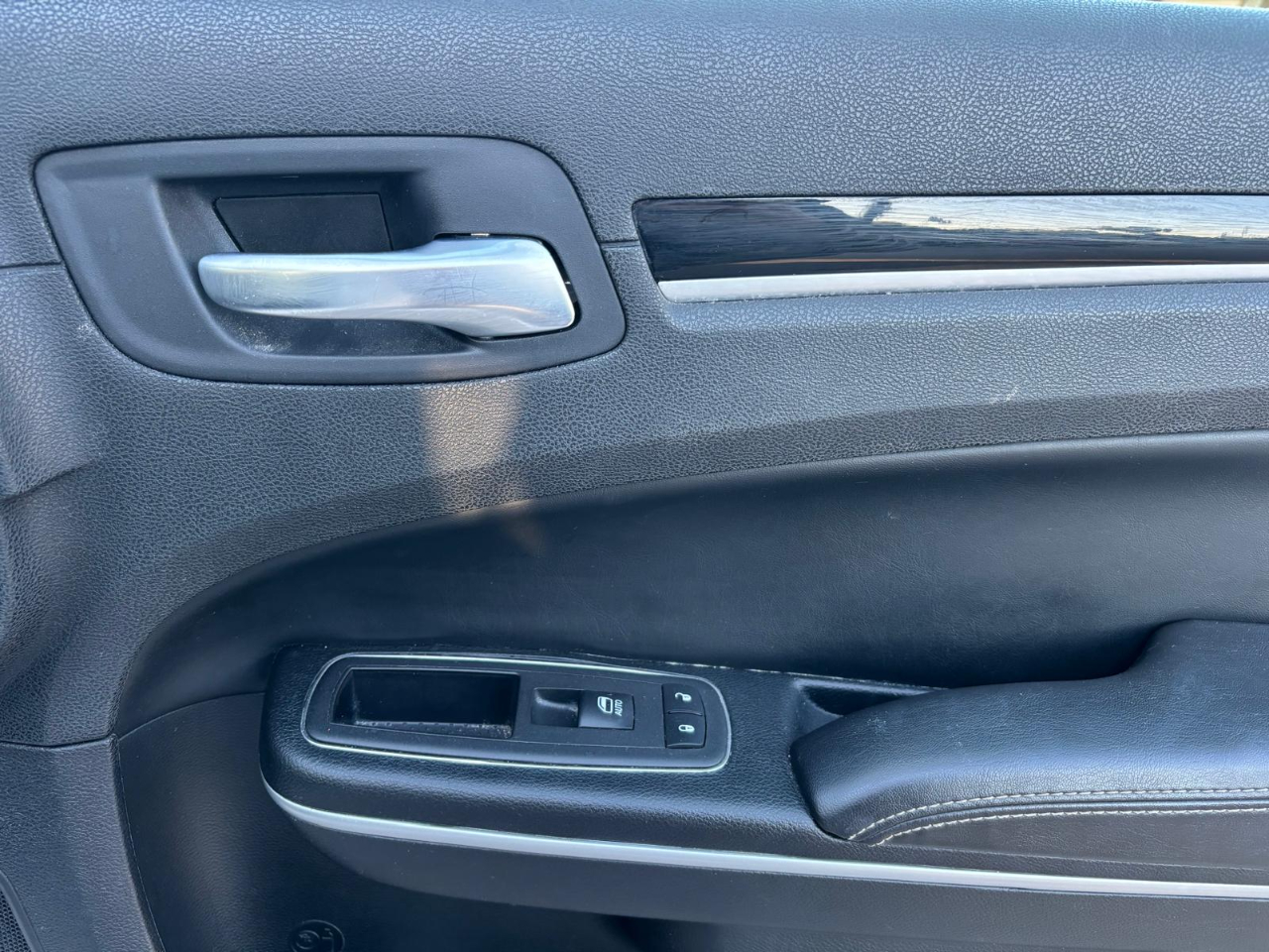 Chrysler 300  2023 Chrysler 300  2023