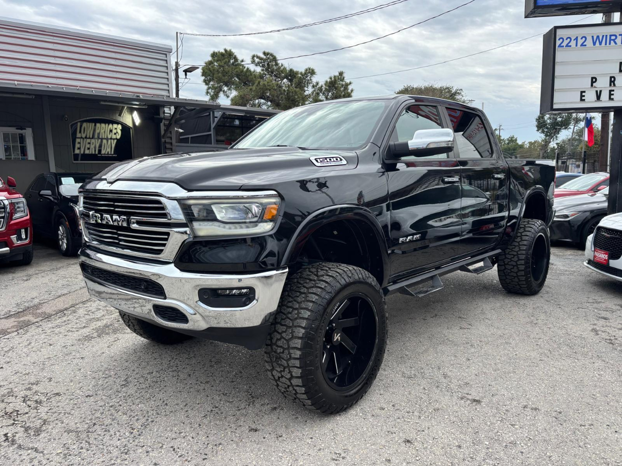 RAM 1500 Laramie Crew Cab 4WD 2021