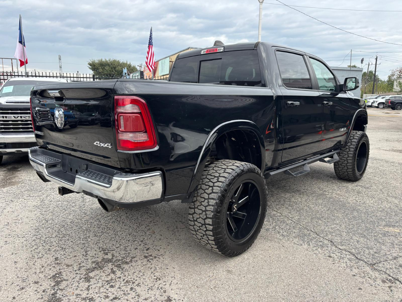 RAM 1500 Laramie Crew Cab 4WD 2021