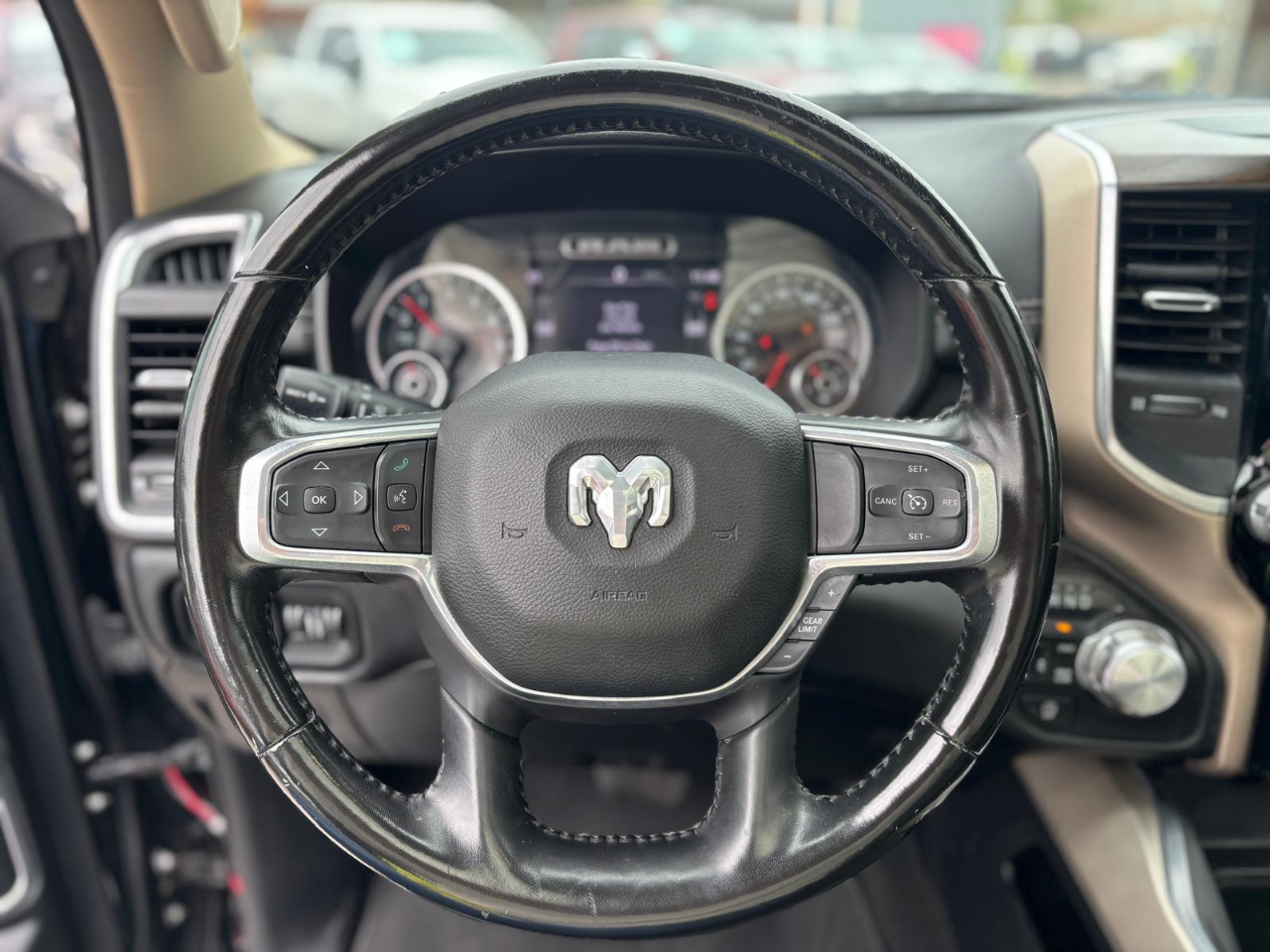 RAM 1500 Laramie Crew Cab 4WD 2021