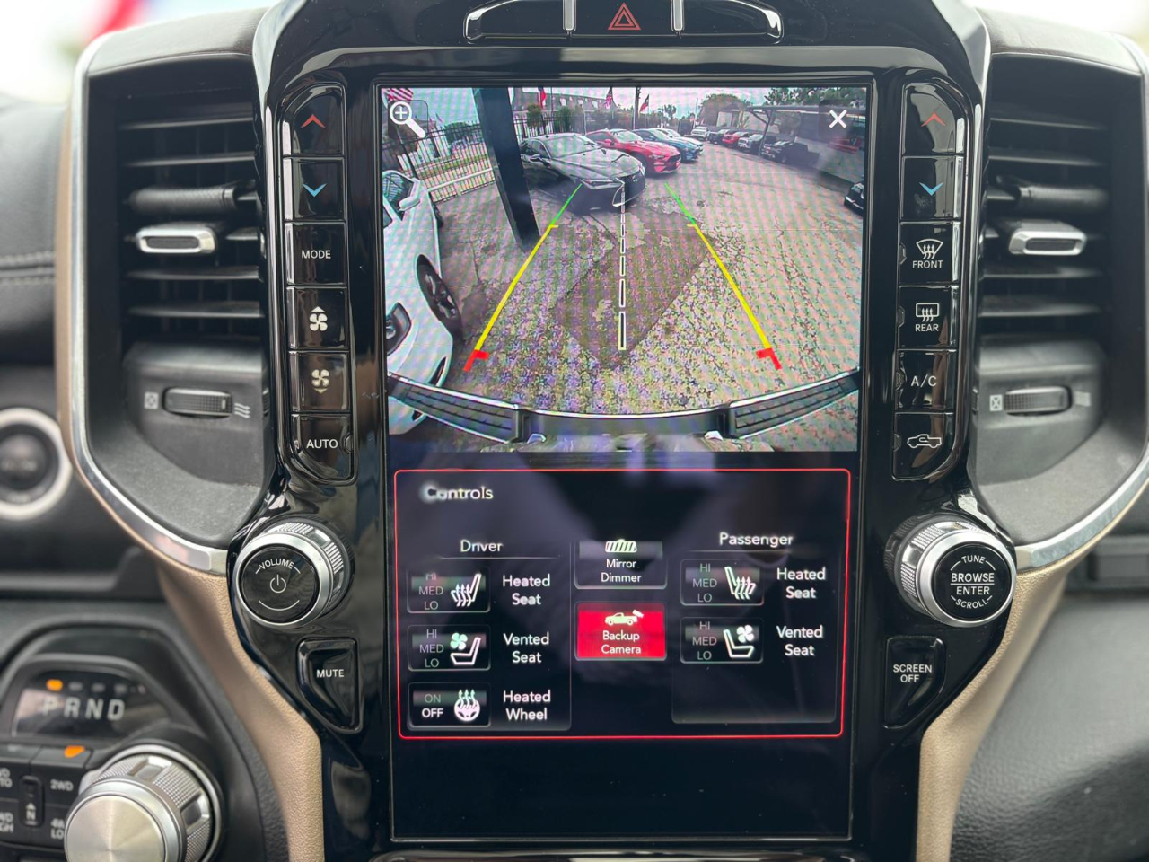 RAM 1500 Laramie Crew Cab 4WD 2021