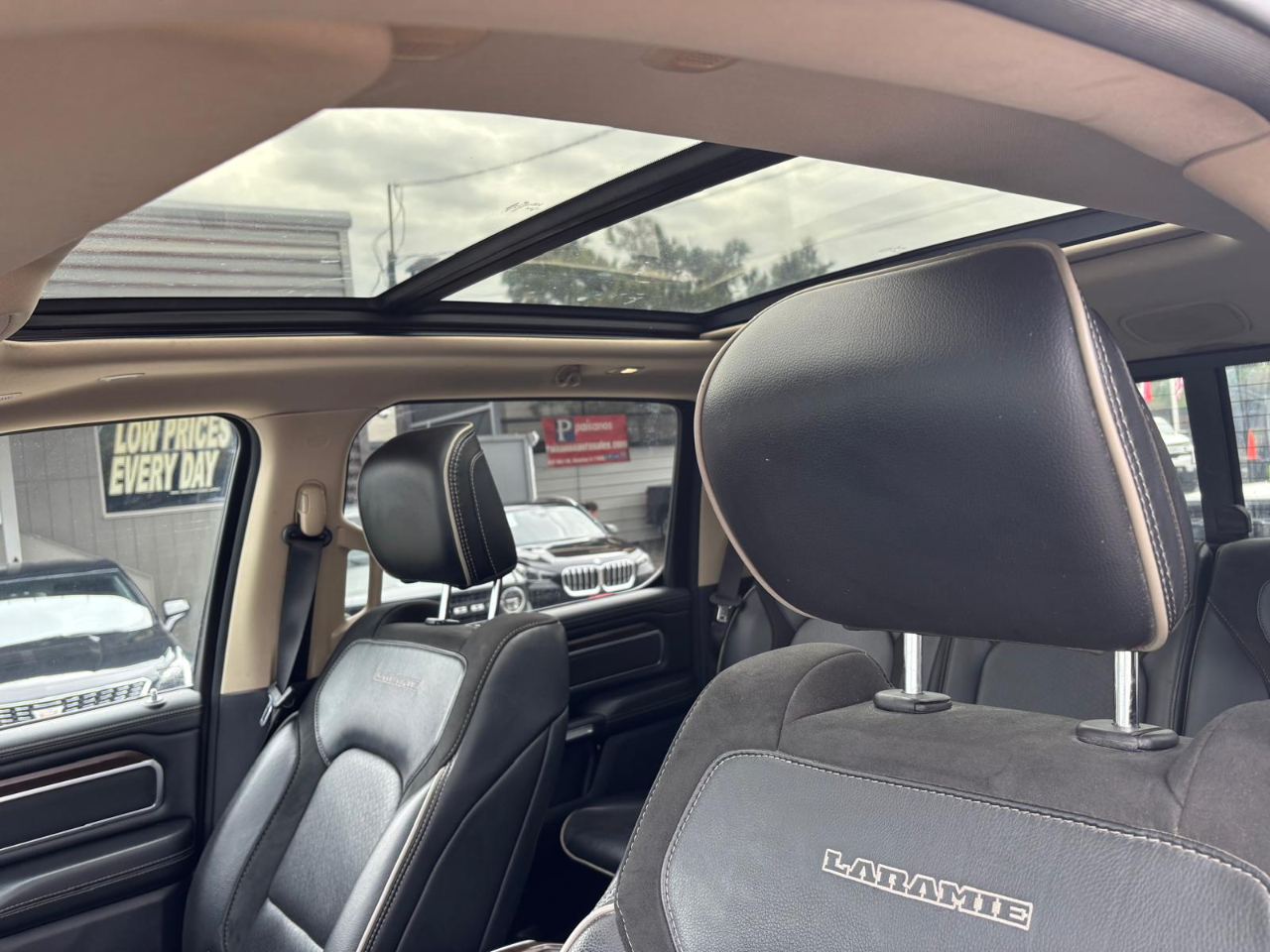 RAM 1500 Laramie Crew Cab 4WD 2021