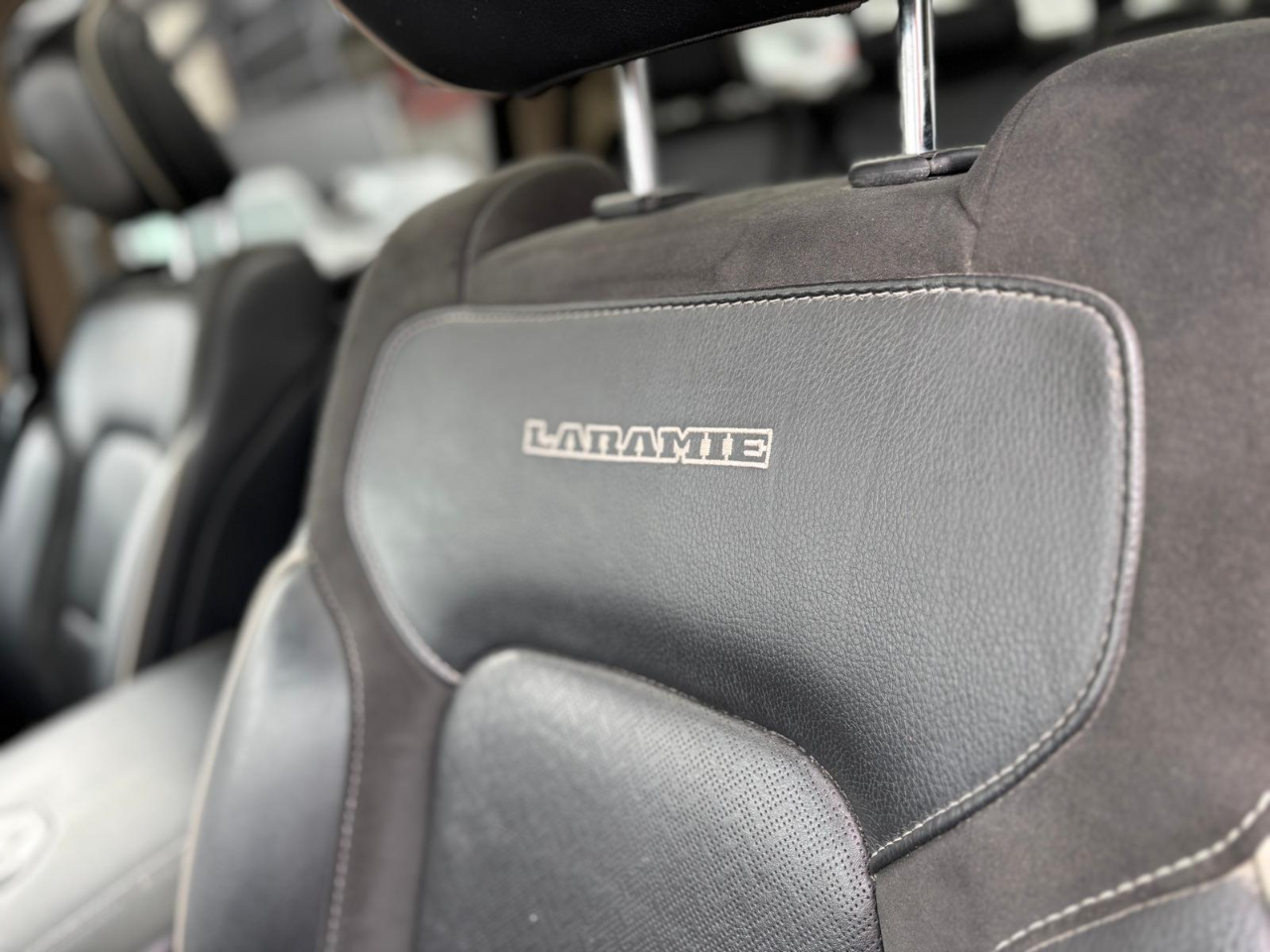 RAM 1500 Laramie Crew Cab 4WD 2021