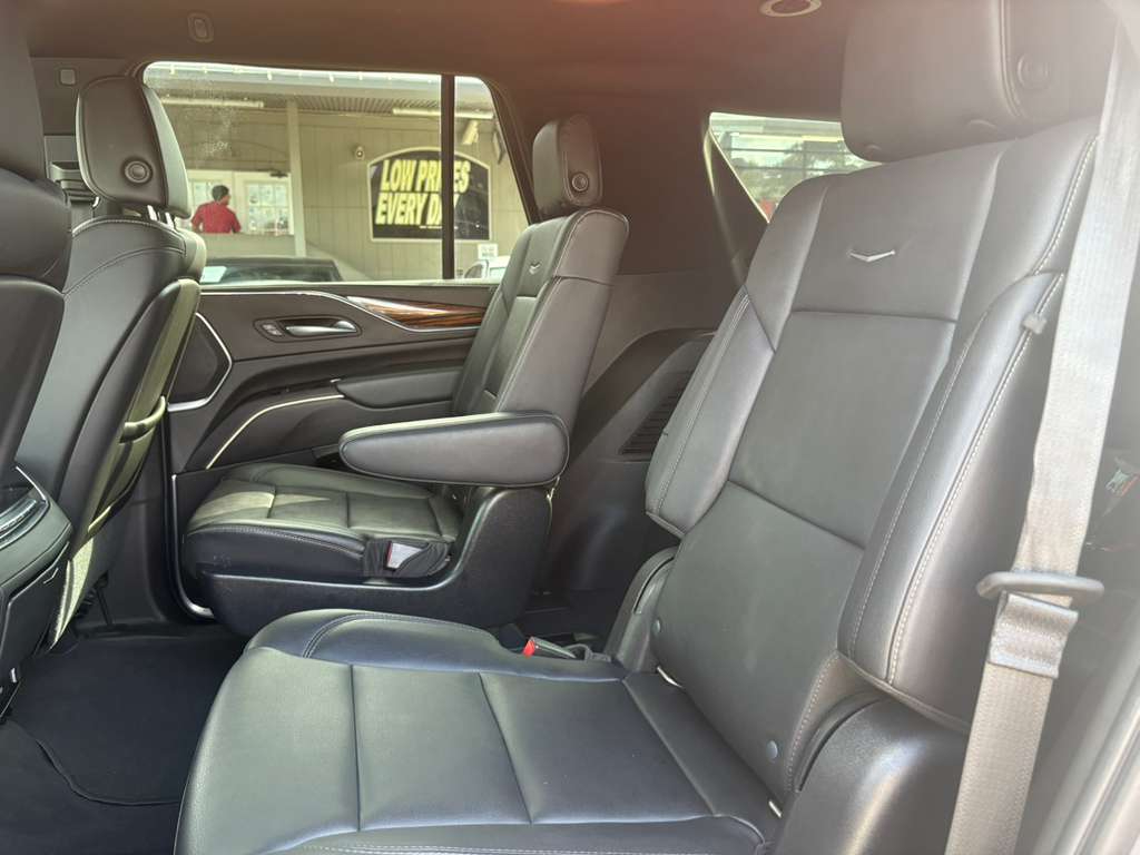 Cadillac Escalade Luxury 2WD 2021