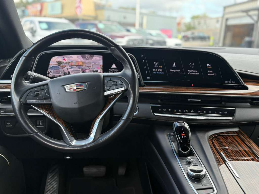 Cadillac Escalade Luxury 2WD 2021