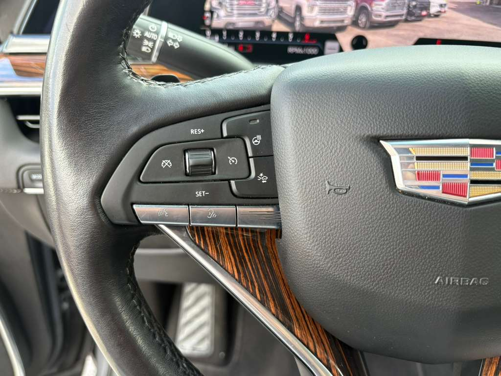 Cadillac Escalade Luxury 2WD 2021