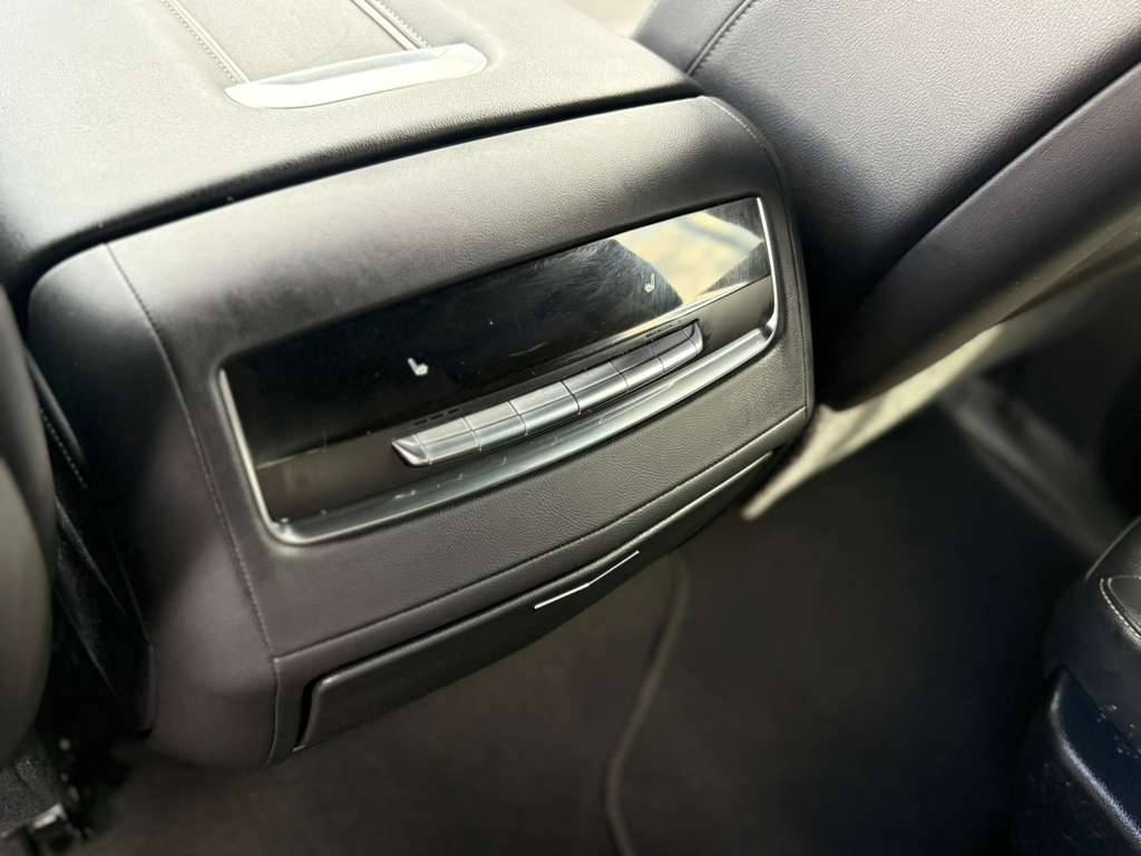 Cadillac Escalade Luxury 2WD 2021