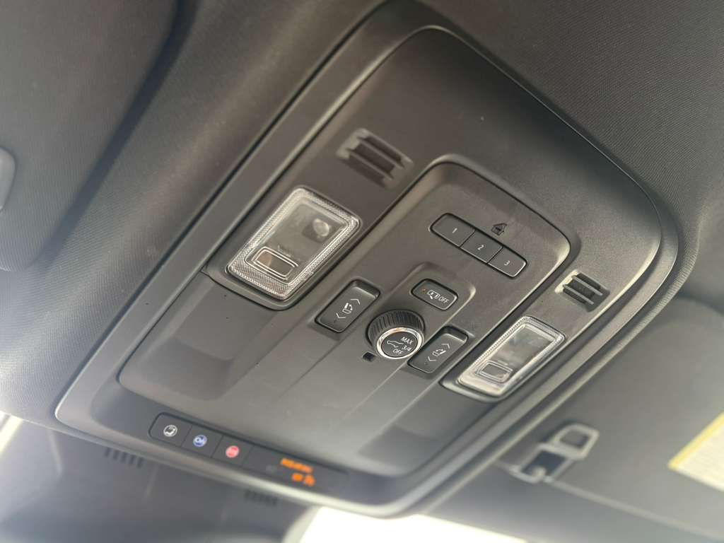 Cadillac Escalade Luxury 2WD 2021