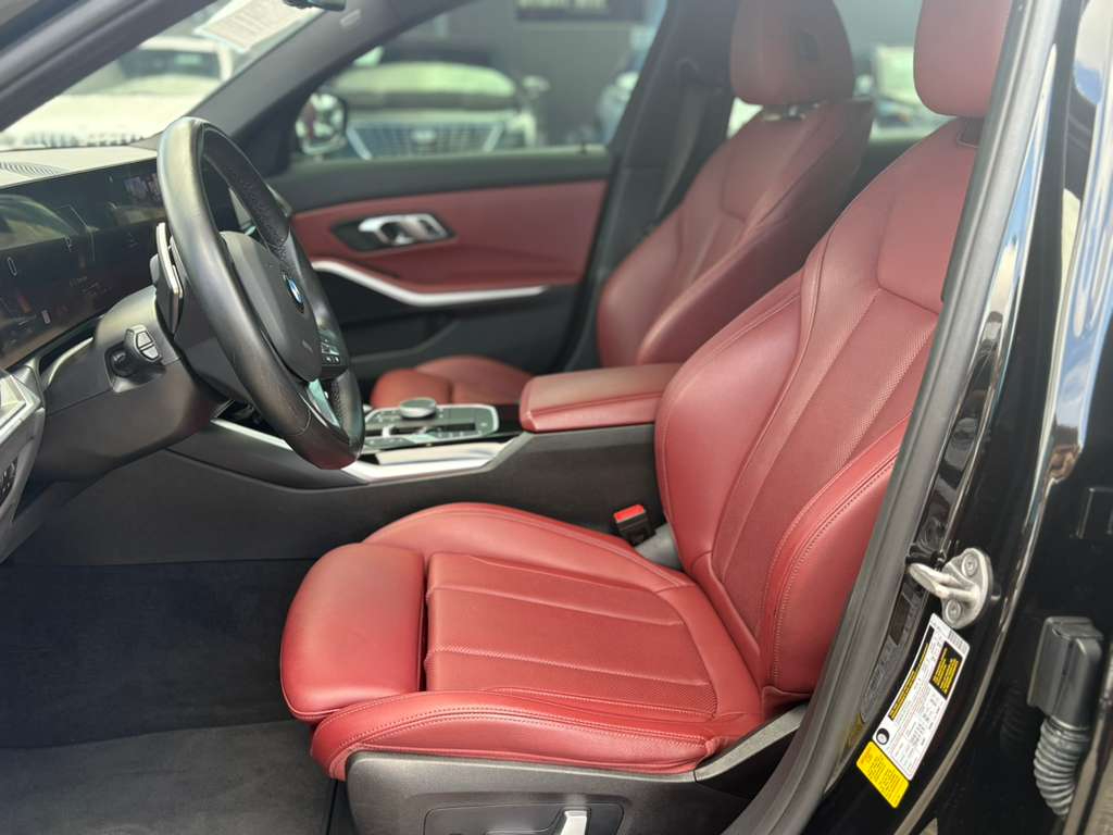 BMW 3-Series 330i 2023