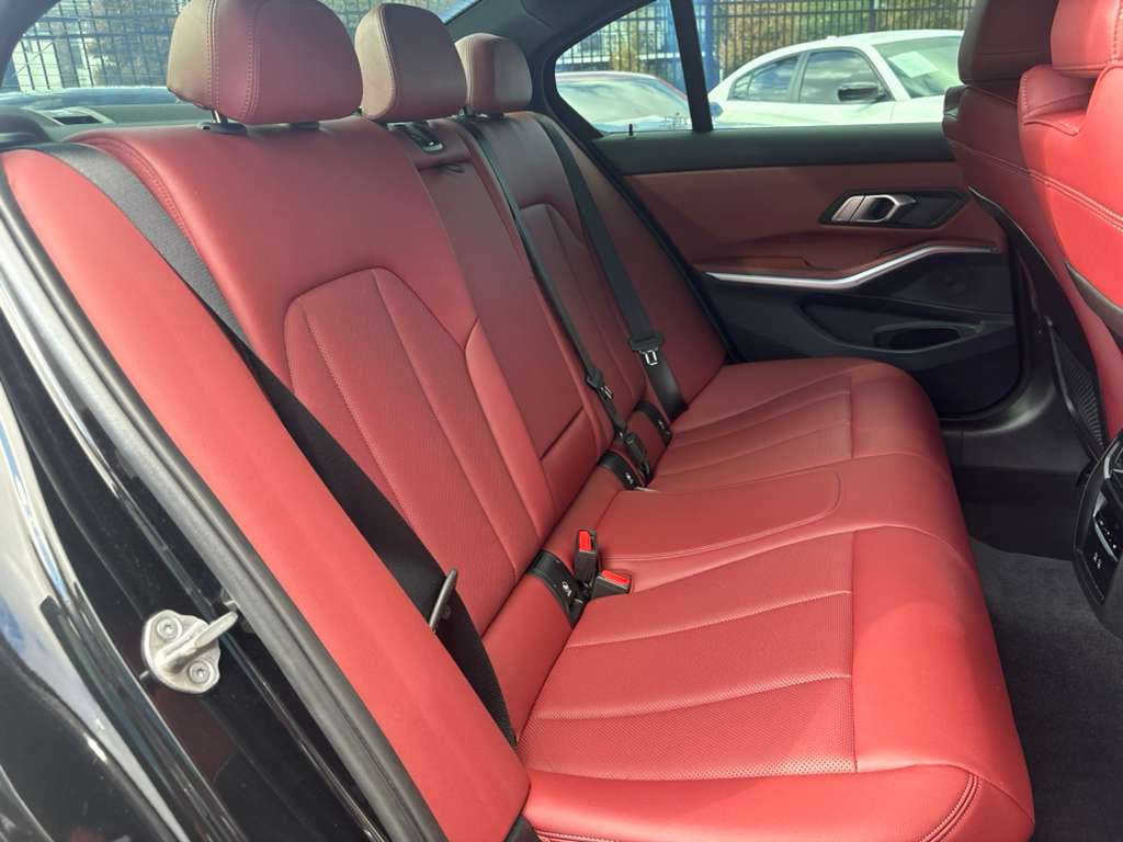 BMW 3-Series 330i 2023