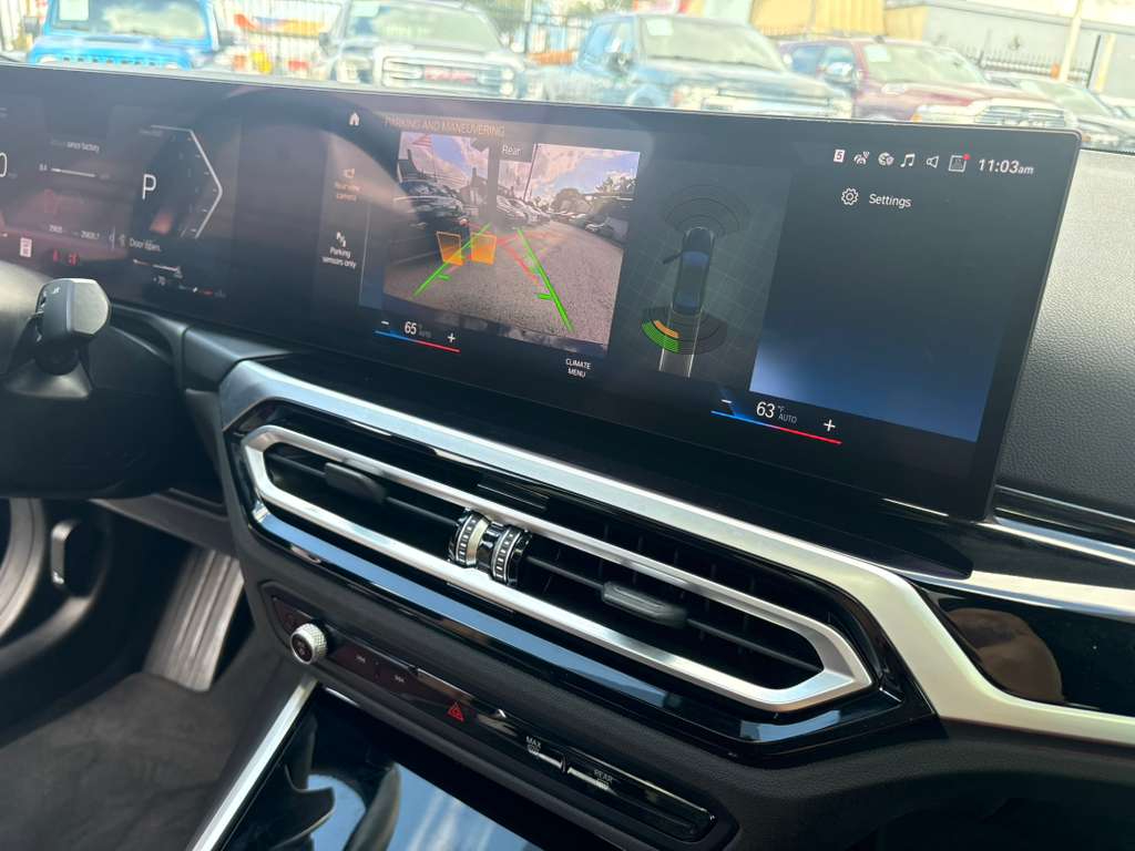 BMW 3-Series 330i 2023