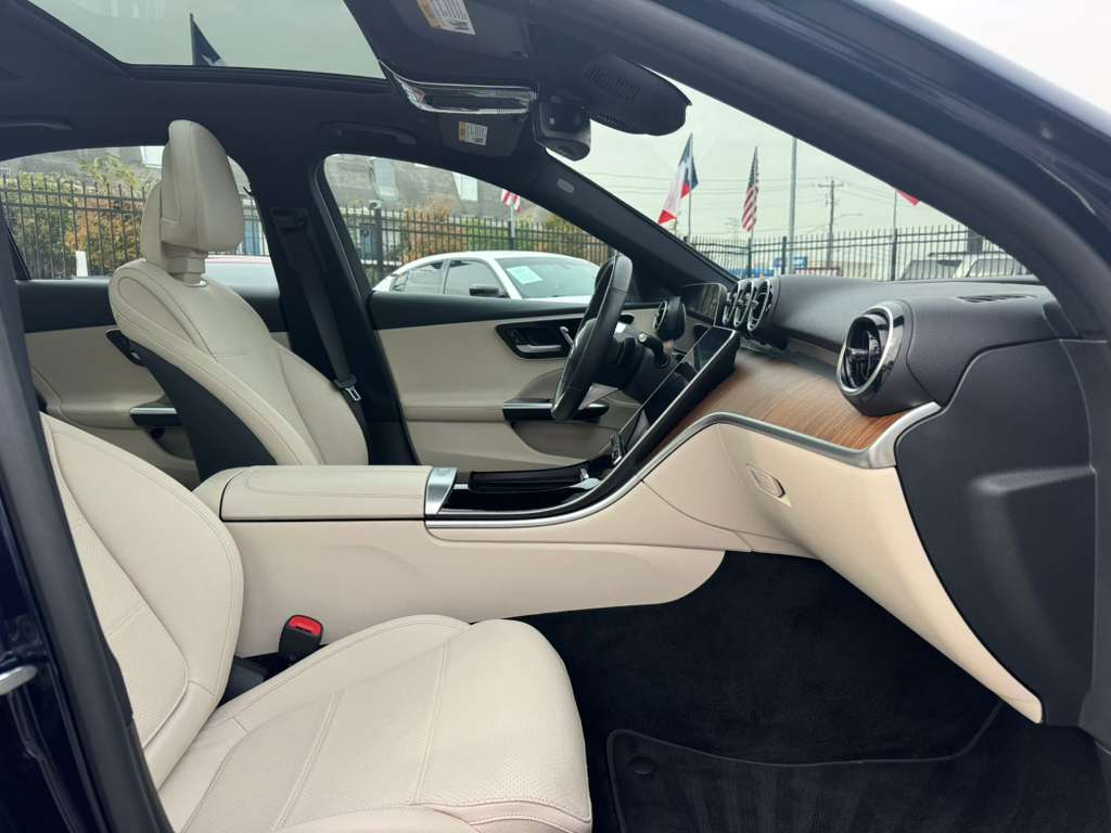 Mercedes-Benz C-Class C300 4MATIC Sedan 2023