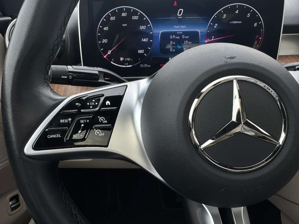 Mercedes-Benz C-Class C300 4MATIC Sedan 2023