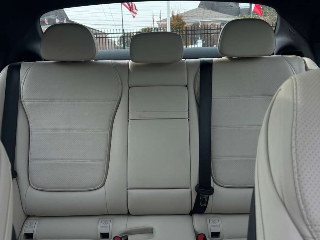 Mercedes-Benz C-Class C300 4MATIC Sedan 2023