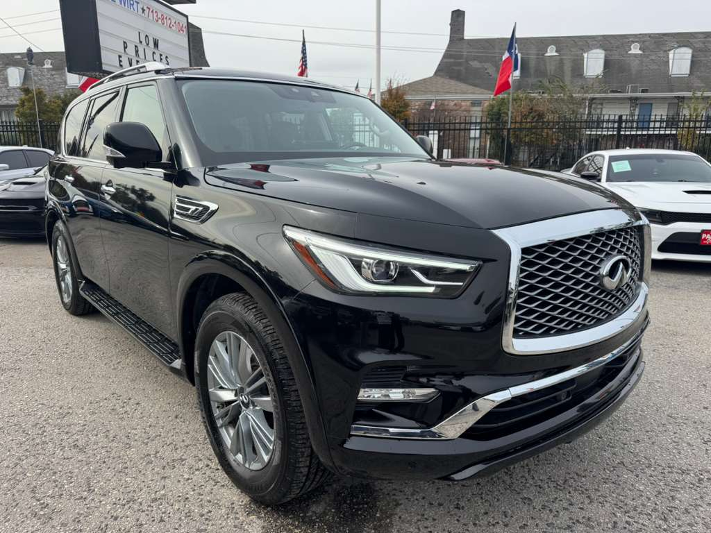 Infiniti QX80 LUXE 2023