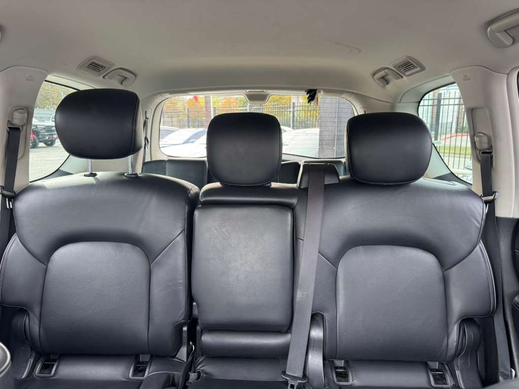 Infiniti QX80 LUXE 2023