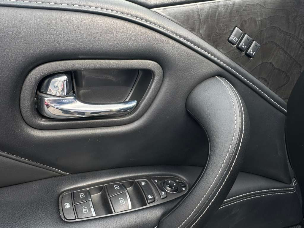 Infiniti QX80 LUXE 2023