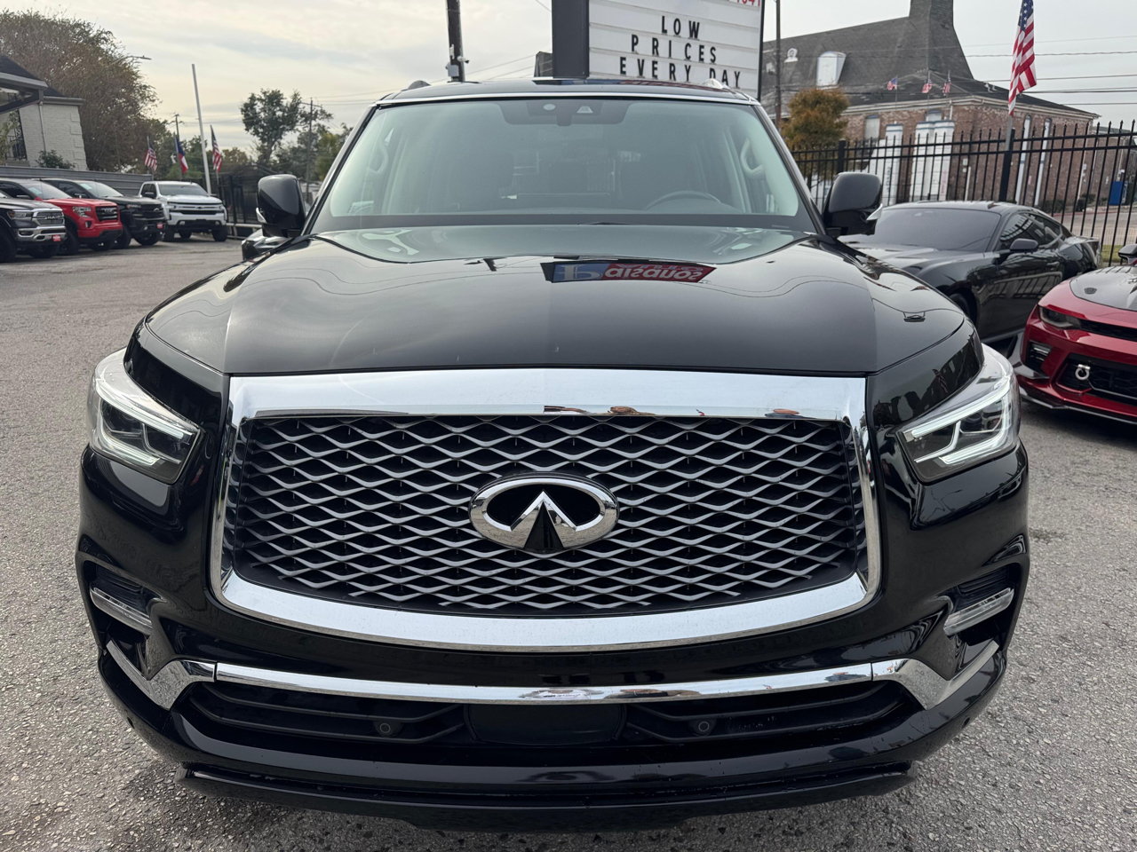 Infiniti QX80 LUXE 2023
