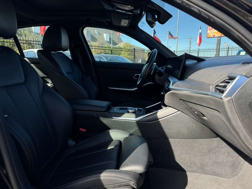 BMW 3-Series 330i 2024