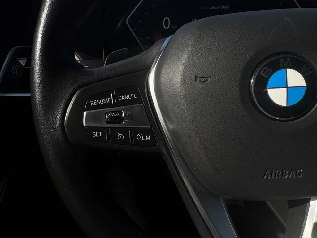 BMW 3-Series 330i 2024