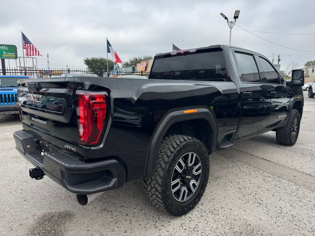 GMC Sierra 2500HD AT4 Crew Cab 4WD 2022
