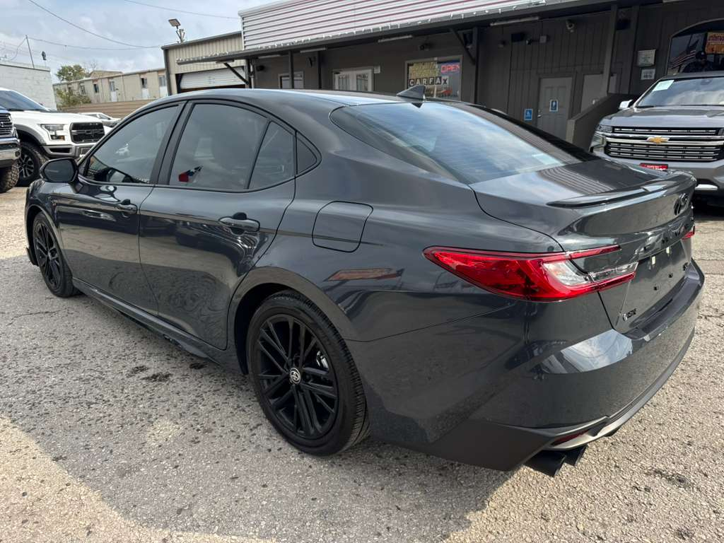 Toyota Camry SE 2025