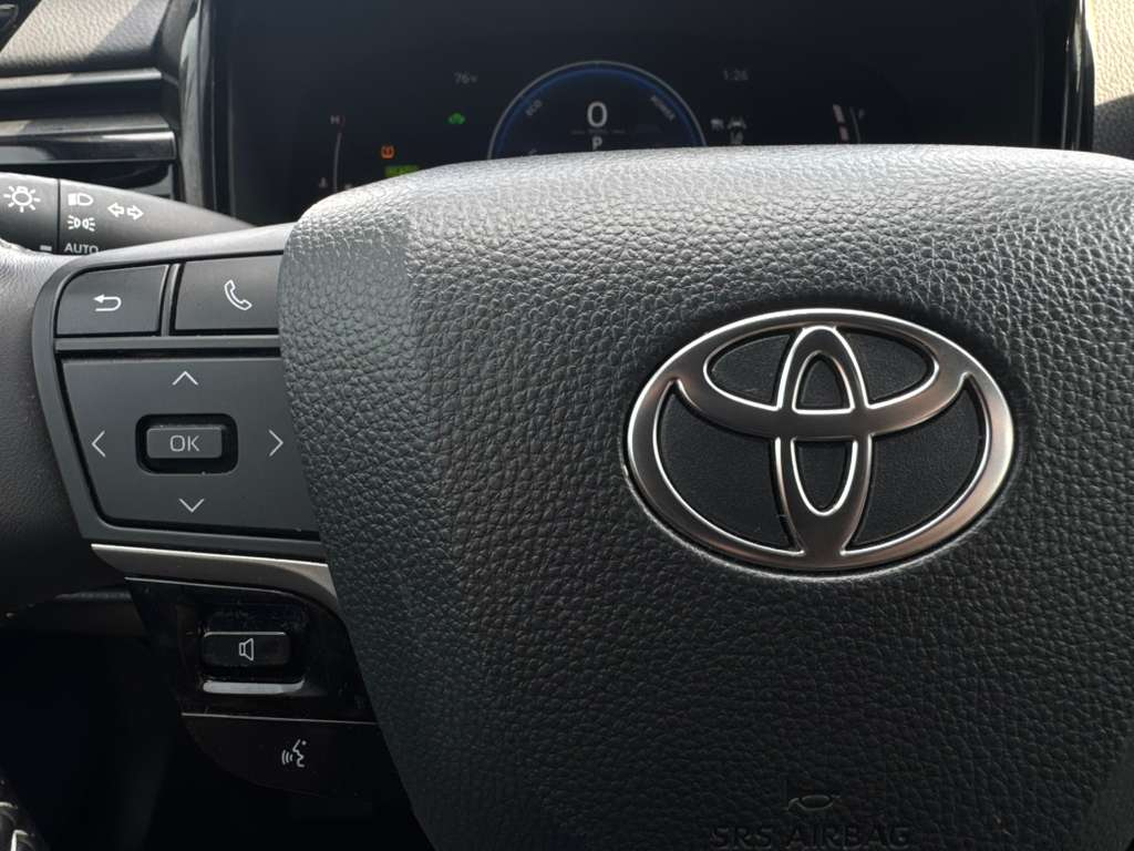 Toyota Camry SE 2025